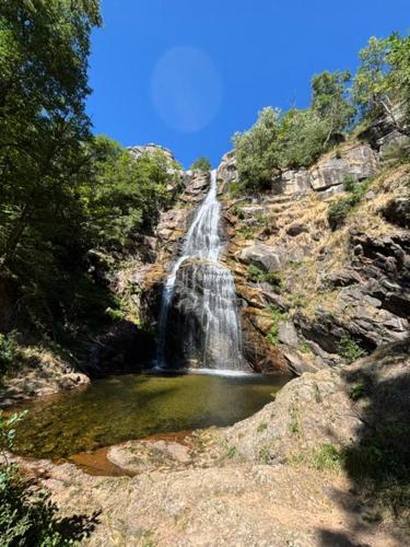 Ma chambre en Lozère, independante & patio "Tata Gene" (Ma chambre en Lozere, independante & patio "Tata Gene") in Ispagnac