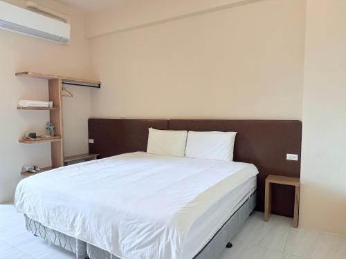 Small Wood Hostel
