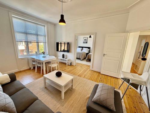 Large Copenhagen Apartment for Groups and Families, Kodaň (fotografie 7)