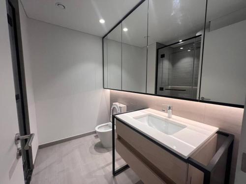 Amazing Brand New 1BR, Dubai (photo 3)