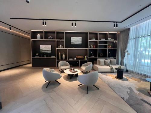 Amazing Brand New 1BR, Dubai (photo 5)