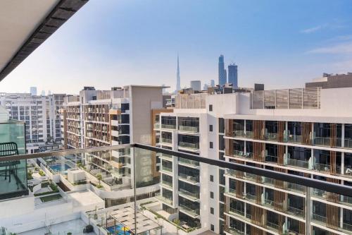 Stylish City Studio with Burj Khalifa View, Dubái
