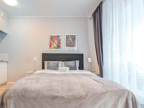 Ovo Comfy Studio with Balcony by BookingHost, Breslau (Foto 5)