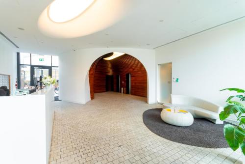Ovo Comfy Studio with Balcony by BookingHost, Breslau (Foto 10)