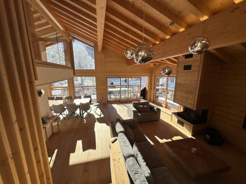 CHALET ALIET 1500 - 18 personnes PEISEY NANCROIX - LES ARCS - LA PLAGNE - PARADISKI – khách sạn tại Nancroix