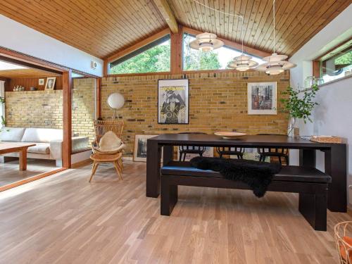 Bright Cottage with Garden Terrace-By Traum in 韦格勒瑟