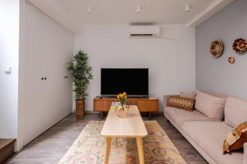 Amazing Luxury Duplex High Ceiling Patio! #403 - image 13