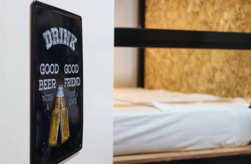 Norn nee Na Khao Kho นอน นี่ นะ เขาค้อ Room Type - 8-Bed Mixed Dormitory Room