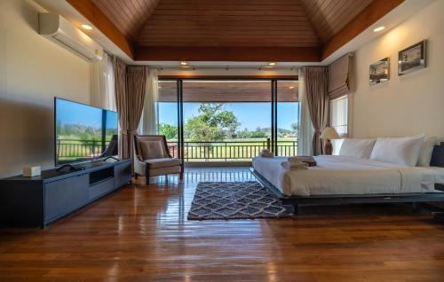 Laguna Villa Golf Course View