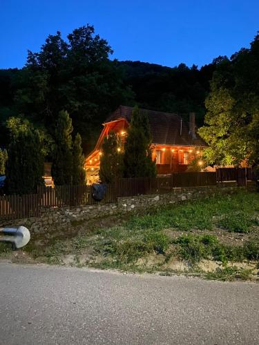 Cabana Patru Anotimpuri in Valea Manastirii