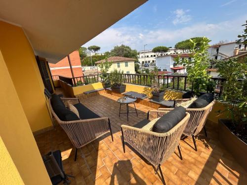 Balcony/terrace, GRANDE APPARTAMENTO su DUE LIVELLI con TERRAZZA in Prima Porta