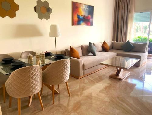 Bouznika Apartement de luxe 2 Chambres RDC in 布兹尼卡