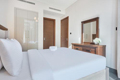 STAY BY LATINEM Luxury 1BR Holiday Home CC 0813 Near Downtown, Дубай (фото 9)