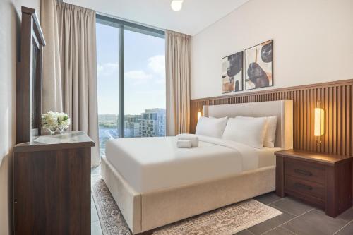 STAY BY LATINEM Luxury 1BR Holiday Home CC 0813 Near Downtown, Дубай (фото 10)