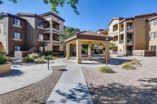 Sunny Mesa Condo with Pool, Patio & Grill in Apache Junction