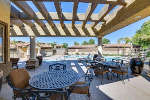 Sunny Mesa Condo with Pool, Patio & Grill in Apache Junction