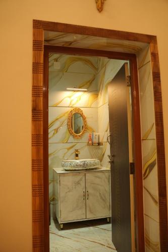 Brown Springs 

Luxury Homestays