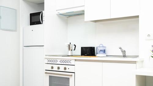 مطبخ, Studio New Complete 4 pax in سان فرناندو دي هيناريس