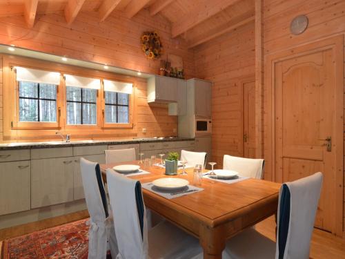 Létesítmények, Peaceful Chalet Retreat in Genk városközpont