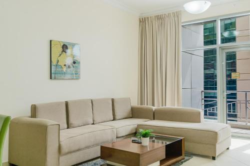 RH- Convenient 1BR, Central, Walk to Mall of Emirates, Al Barsha1, Dubai (photo 4)