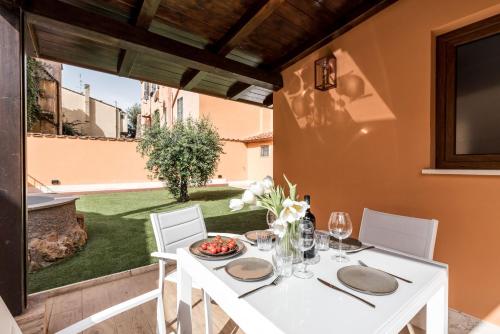The Best Rent - Peaceful oasis with garden near the Colosseum, Roma (foto 5)