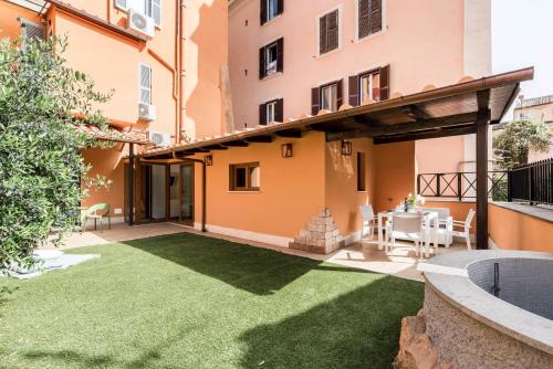 The Best Rent - Peaceful oasis with garden near the Colosseum, Roma (foto 3)
