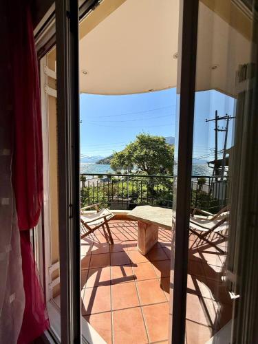 Trizonia View Beach House - Glyfada Village by MPS in 네아 트리조니아