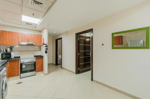 RH- Modern Urban Oasis, Spacious 02RB near mall of Emirates, Dubai (photo 10)