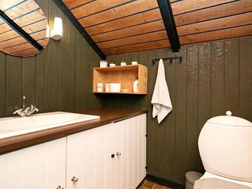 Seaside Rustic Retreat - By Traum Ferienwohnungen in รอสเล่ว