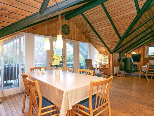 Seaside Rustic Retreat - By Traum Ferienwohnungen in รอสเล่ว