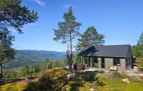 . 5 Bedroom Stunning Home In Eggedal
