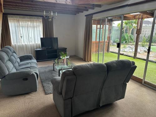 Suite Dreams Gorgeous Garden Holiday Home