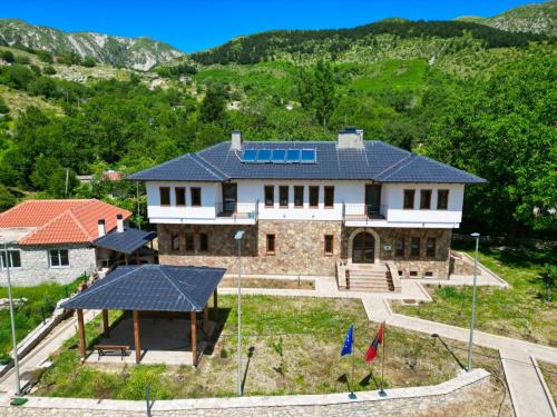 Viesnīcas āriene, Vila Dr Bizhga Agroturizem in Fushëbardhë