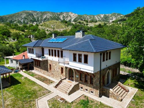Viesnīcas āriene, Vila Dr Bizhga Agroturizem in Fushëbardhë