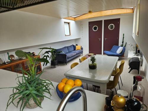 Woonboot - Houseboat Amsterdam, Amsterdam