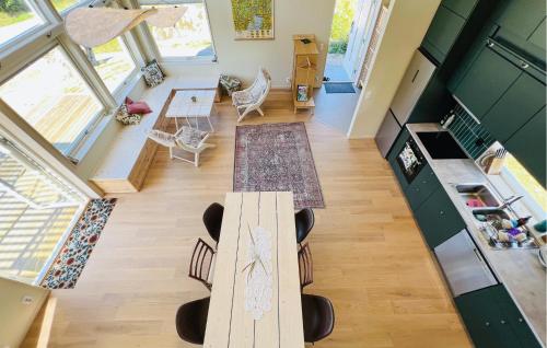 Kitchen, Nice Home In Astenas With Wifi in Brunskog