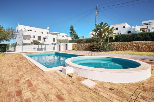Apartment Carla mit privaten Garten in Silves
