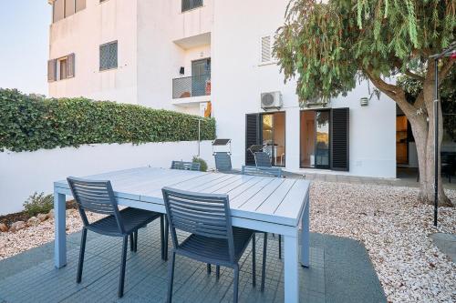 Apartment Carla mit privaten Garten in Silves