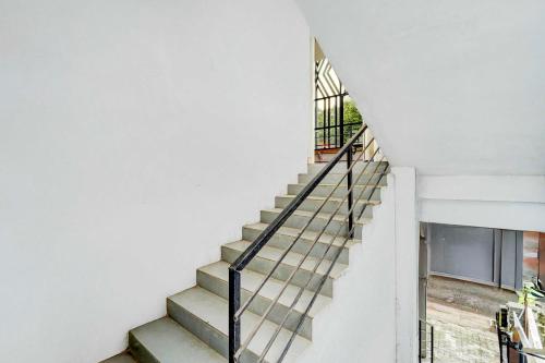 Lobby, Collection O Kochi Panchayath in Cochin East