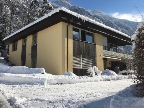 Фасада на хотела, Ferienwohnung Efibach 41 in Silenen