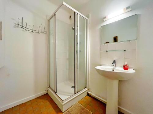 Suite Petite soeur - Appartement 6 & 8 personnes - Check in H24 & Wifi, Lyon (fotografie 3)