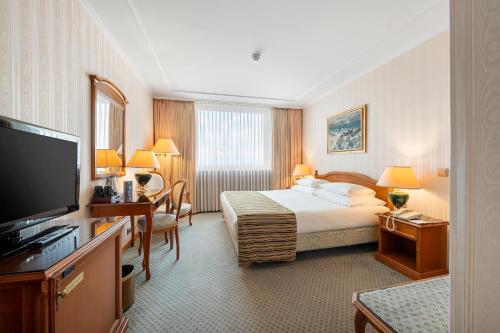 room detail thumbnail 1