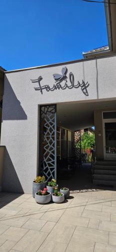 Guest House Family in Kaņiža