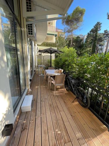 Henri's Apartment - image 3