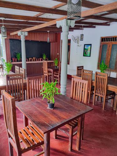 Restaurant, Max Safari Villa in Udawalawe