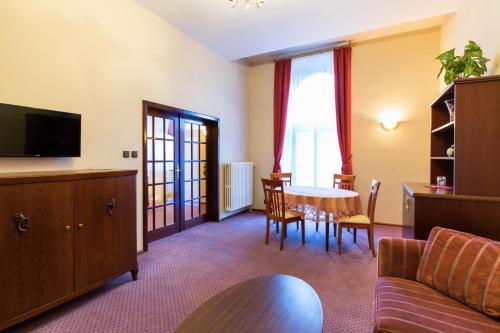 Hotel Continental - image 13