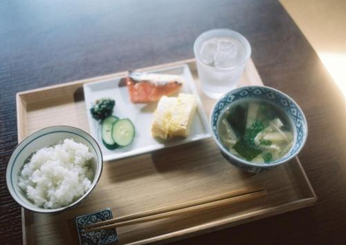 Toit ja joogid, natomi宿 in Ikoma