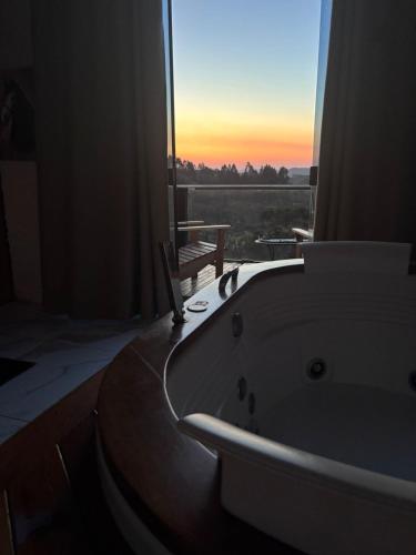 Suite Piscina térmica e Banheira Jacuzzi a 20km de Ctba (Suite Piscina termica e Banheira Jacuzzi a 20km de Ctba) in Campina Grande Do Sul