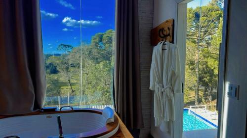 Suite Piscina térmica e Banheira Jacuzzi a 20km de Ctba (Suite Piscina termica e Banheira Jacuzzi a 20km de Ctba) in Campina Grande Do Sul