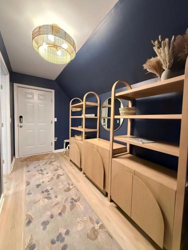 Seaberry Hideaway, A Modern 2BR Apt 3miles to Bethany Beach